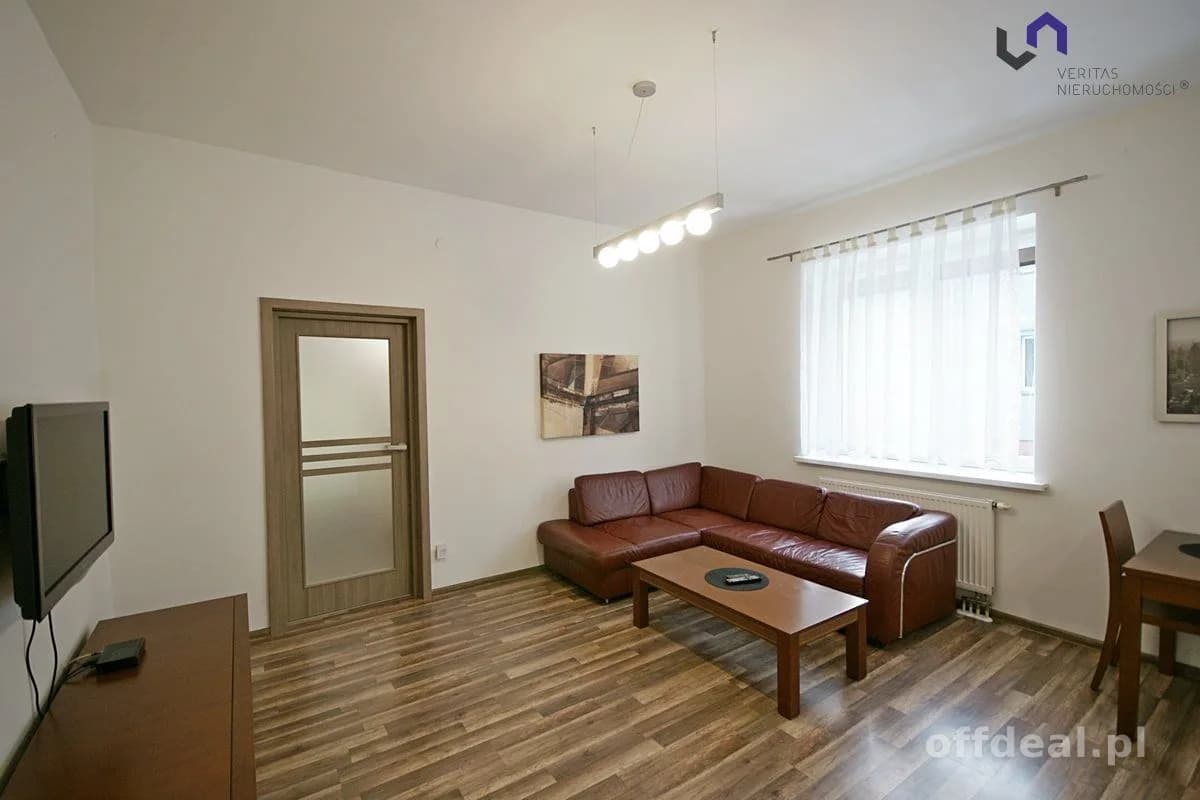 2 POKOJE, GARAŻ + MIEJSCE POSTOJOWE!