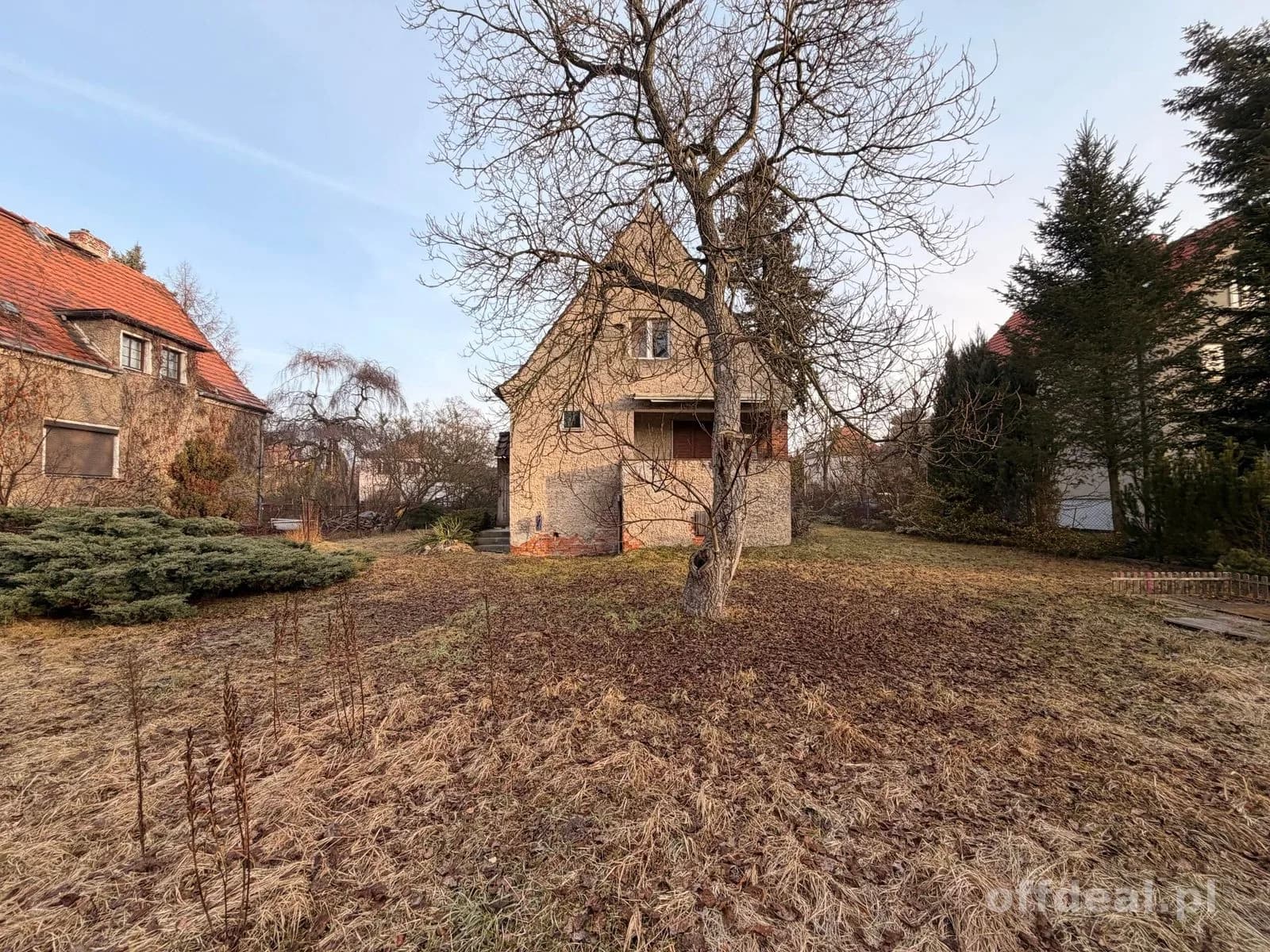 Dom na dużej działce Oporów, al. Piastów