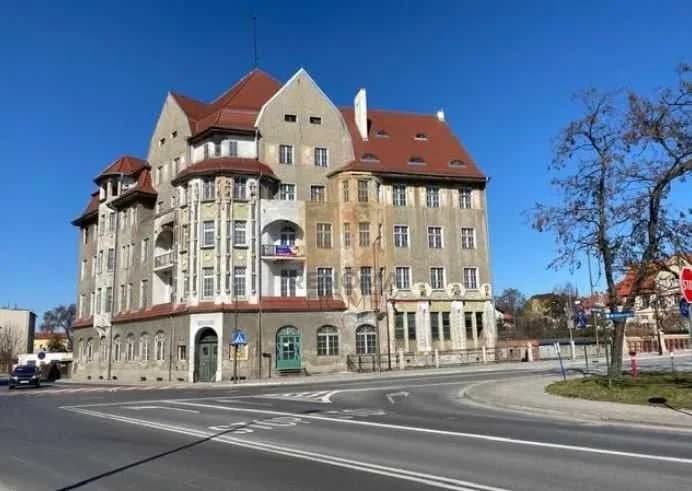 bien commercial à vendre à Dzierżoniów | 2 398 m²
