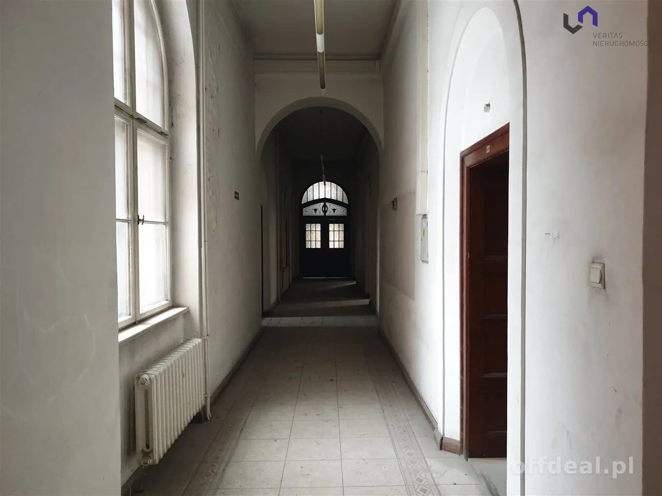 DUŻY LOKAL. IDELANY BIURO, SIEDZIBĘ BANKU, FIRMY.