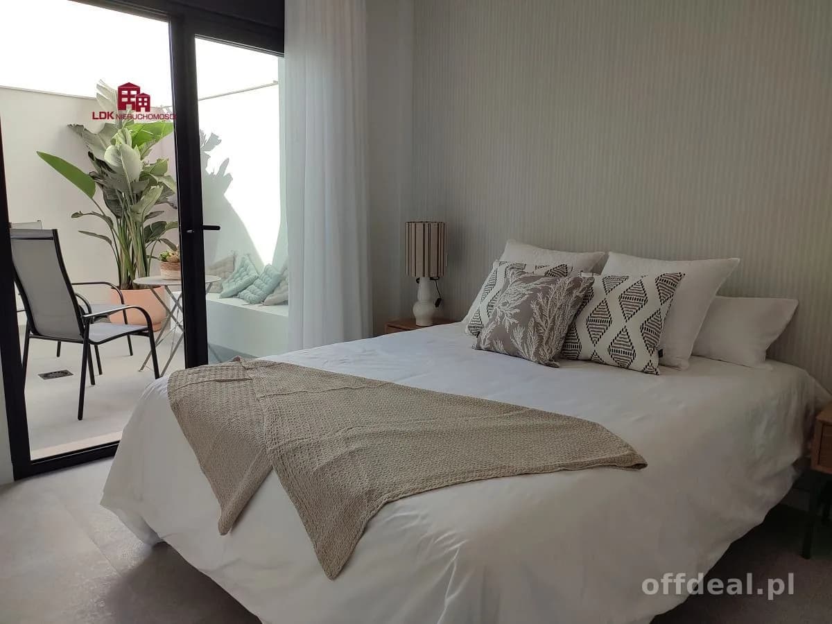 NOWOCZESNE BUNGALOWY W SŁONECZNEJ HISZPANII