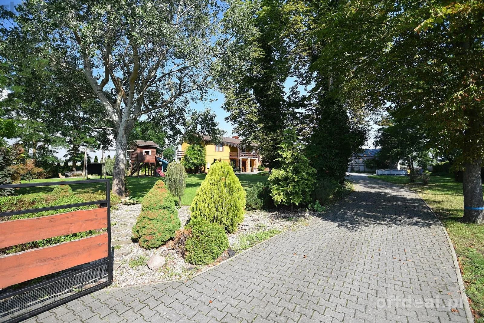 Hostel-kwatery pracowni-biura-usługi-zaplecze CPK