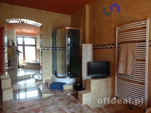 CIEKAWY APARTAMENT. 2 X PARKING. ZAMYKANE PODWÓRKO