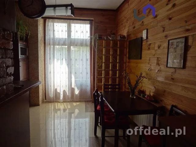 CIEKAWY APARTAMENT. 2 X PARKING. ZAMYKANE PODWÓRKO
