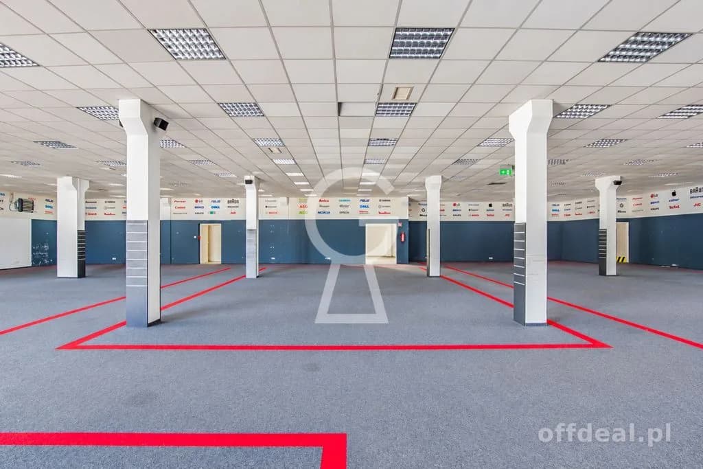 Lokal 680 m² | Parter | Duży parking | Przy ruchliwej ulicy | Legnicka