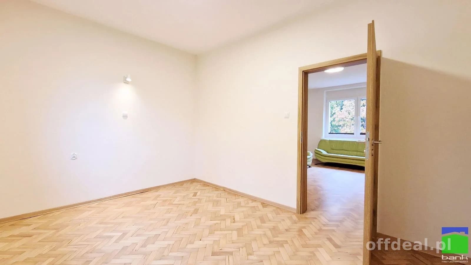 Julianów - dom o pow. 225 m2 garaż ul. Bema
