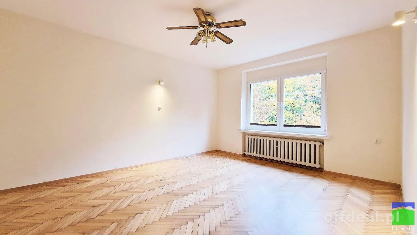 Julianów - dom o pow. 225 m2 garaż ul. Bema