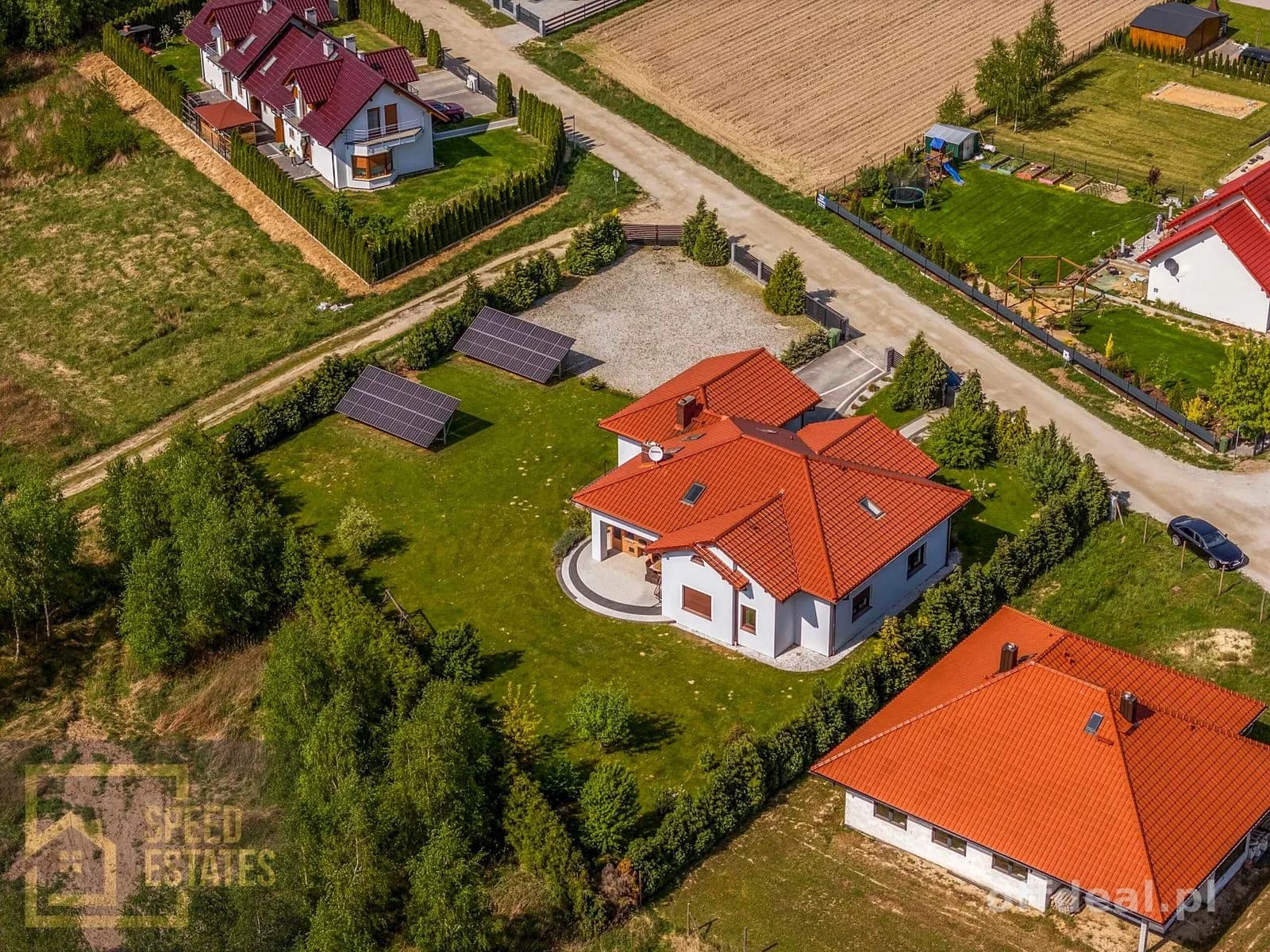 Parterowy dom z sauną -pompą ciepła-fotowoltaiką- dużą 20 ar działką