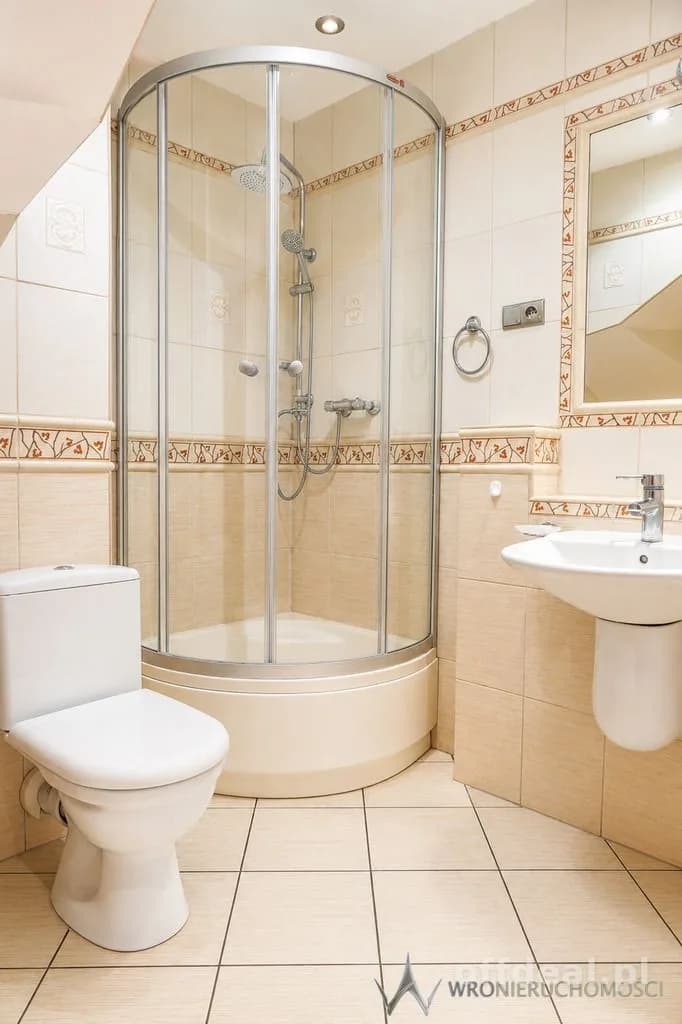5-Zimmer Haus zur Miete in Bielany Wrocławskie | 180 m²