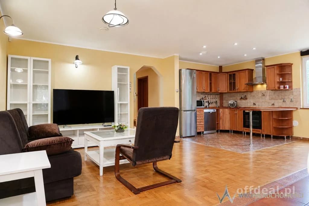 5-Zimmer Haus zur Miete in Bielany Wrocławskie | 180 m²