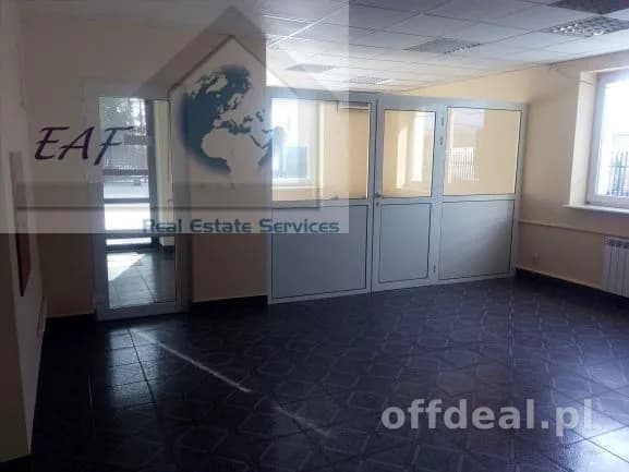 bien commercial à louer à Kobyłka | 145,88 m²