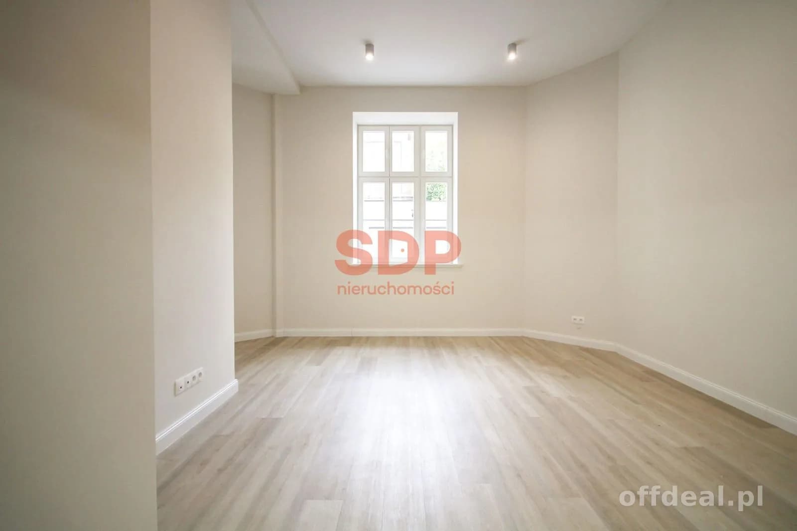 Dwupokojowe mieszkanie w dziedzińcu kamienicy | 56m2 | 2 pok | ENG