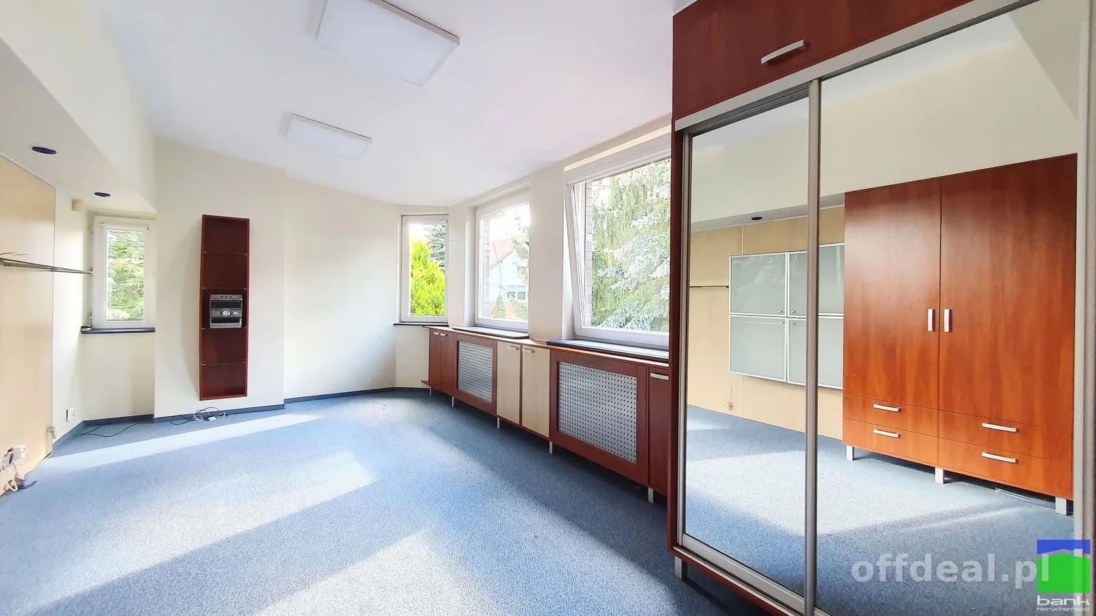 Julianów - do wynajęcia dom 300 m2 dwa garaże