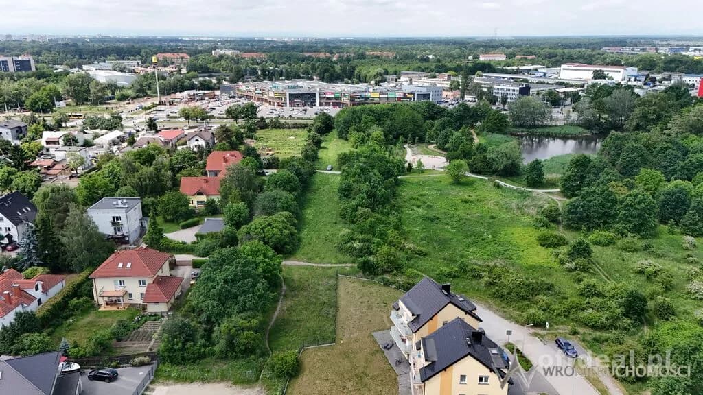 Działka budowlana mieszkaniowo-usługowa na Różance