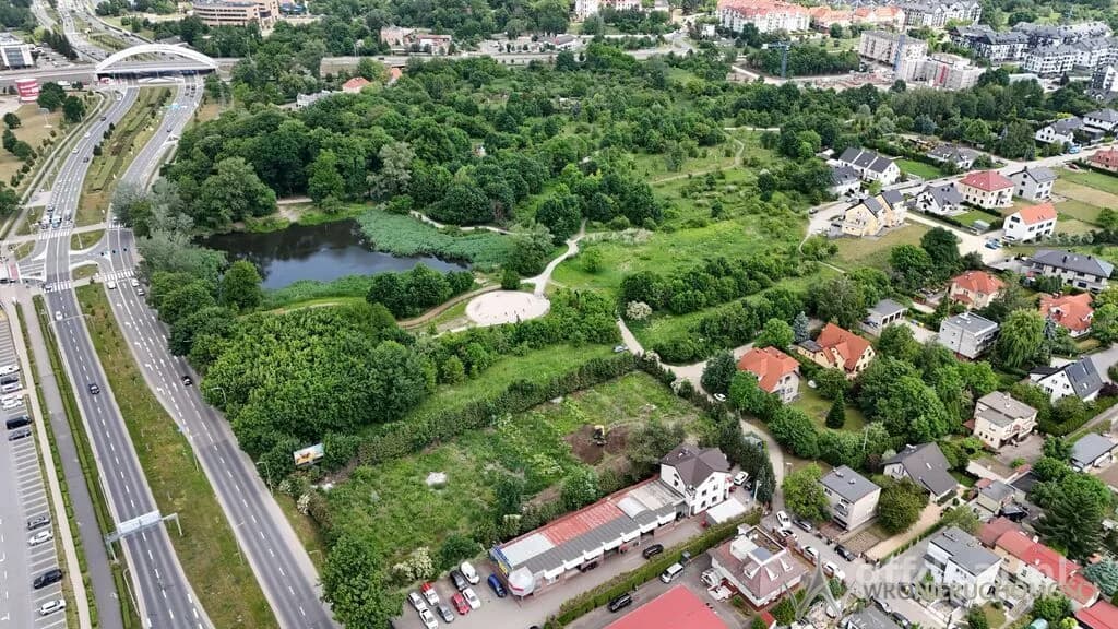 Działka budowlana mieszkaniowo-usługowa na Różance