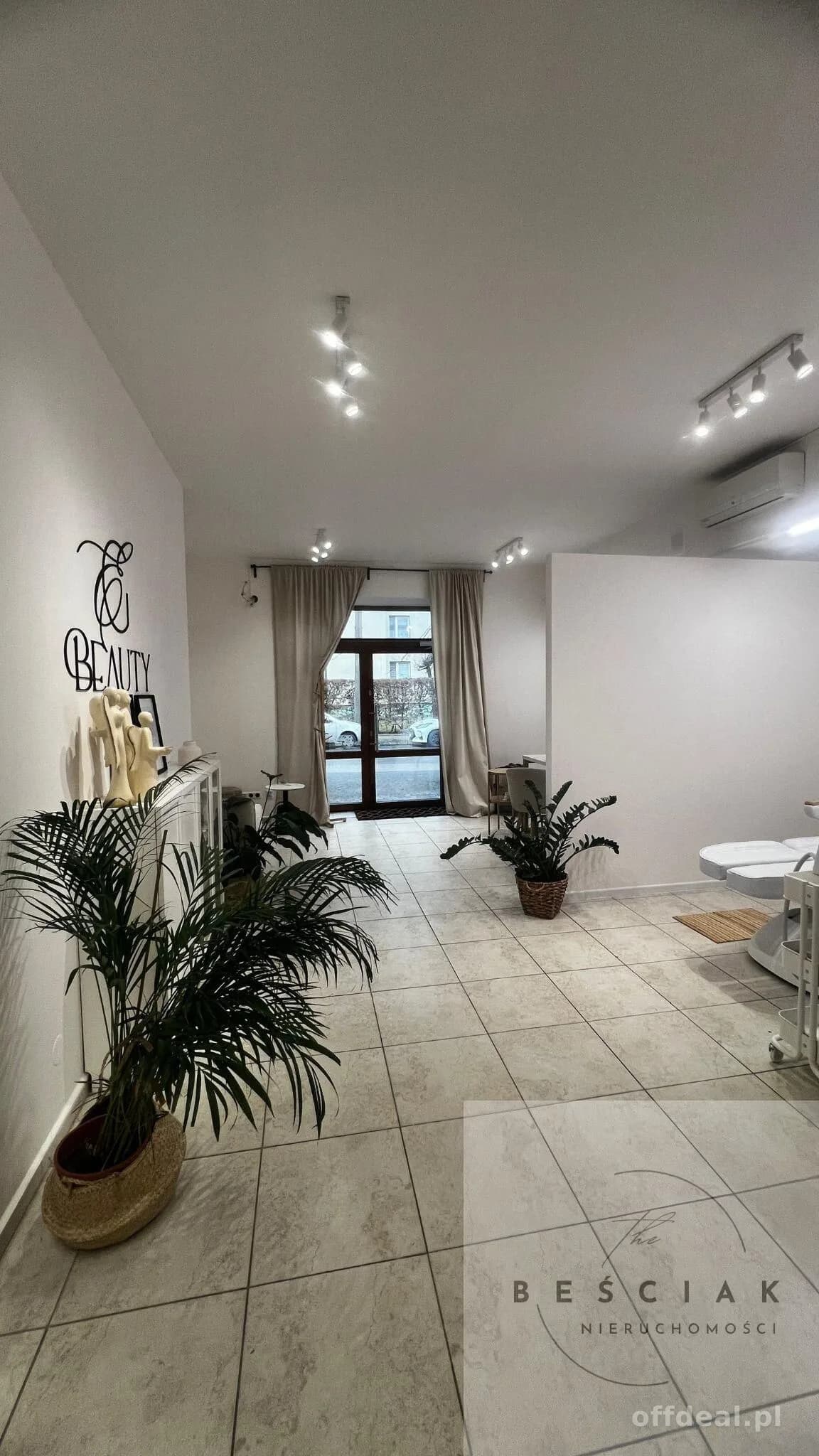 комерційна нерухомість в оренду у Tarnów | 52 m²