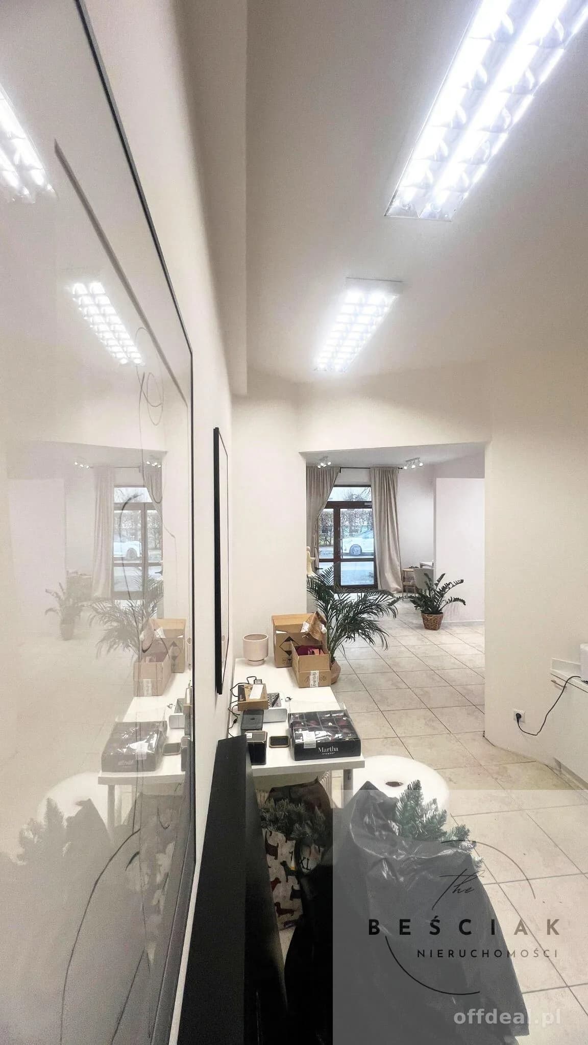 комерційна нерухомість в оренду у Tarnów | 52 m²