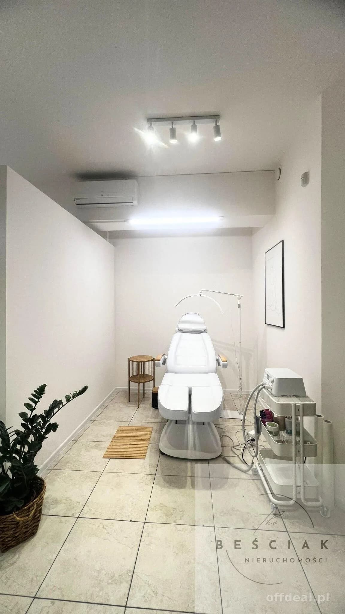 комерційна нерухомість в оренду у Tarnów | 52 m²