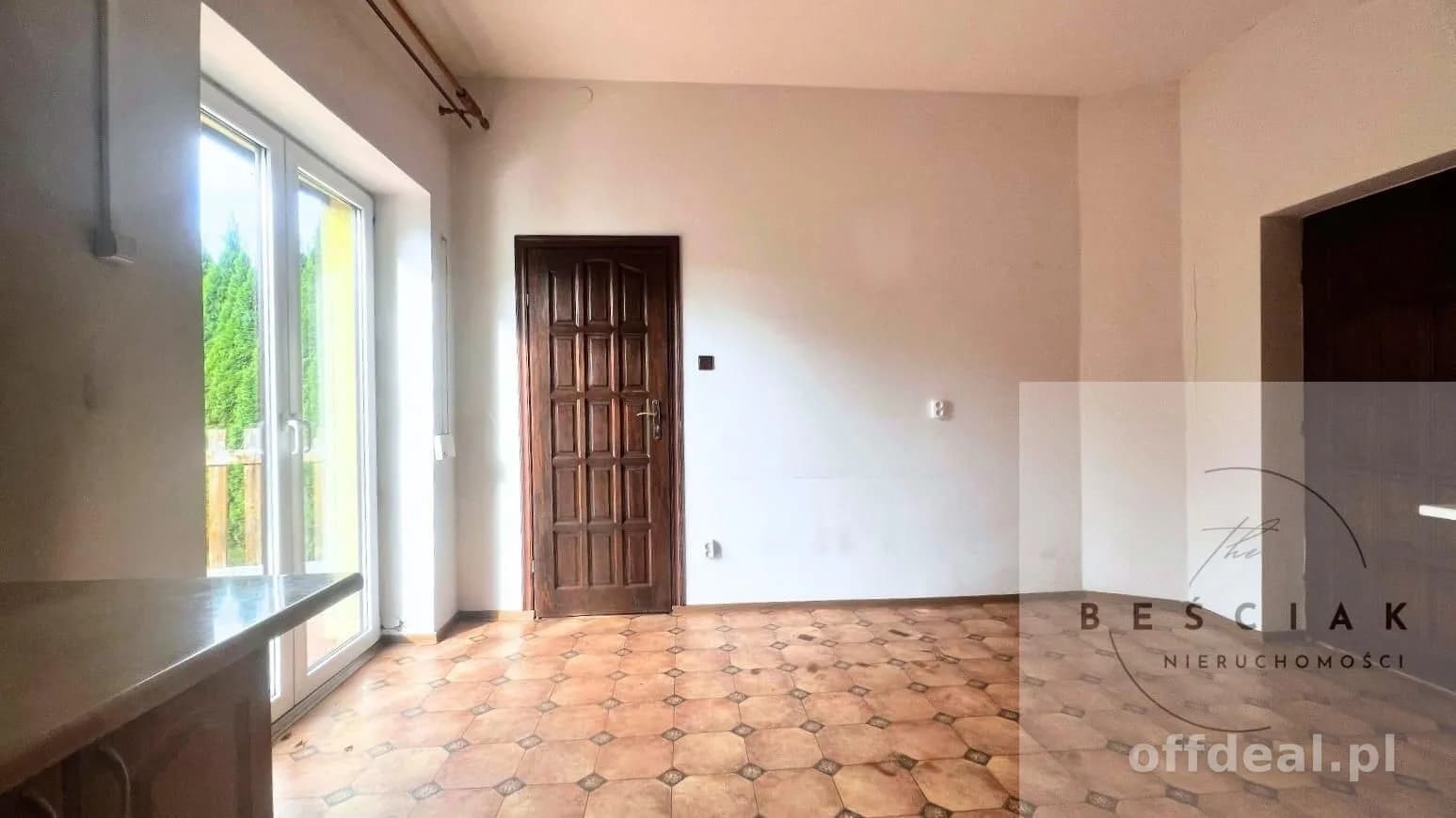 DOM Z POTENCJAŁEM W PRESTIŻOWEJ OKOLICY - NOWY SĄCZ UL. OGRODOWA, 240 m²