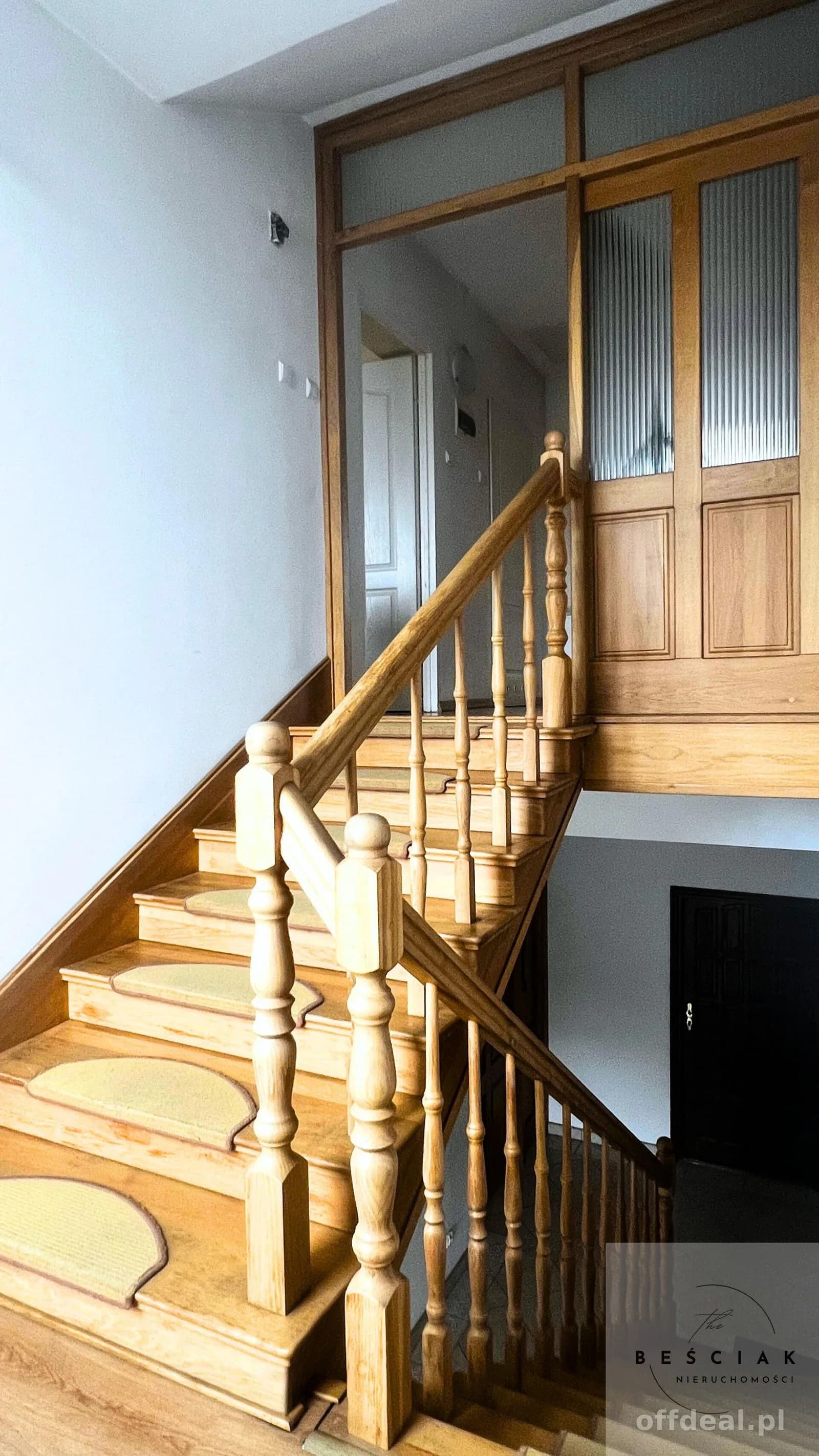 DOM Z POTENCJAŁEM W PRESTIŻOWEJ OKOLICY - NOWY SĄCZ UL. OGRODOWA, 240 m²