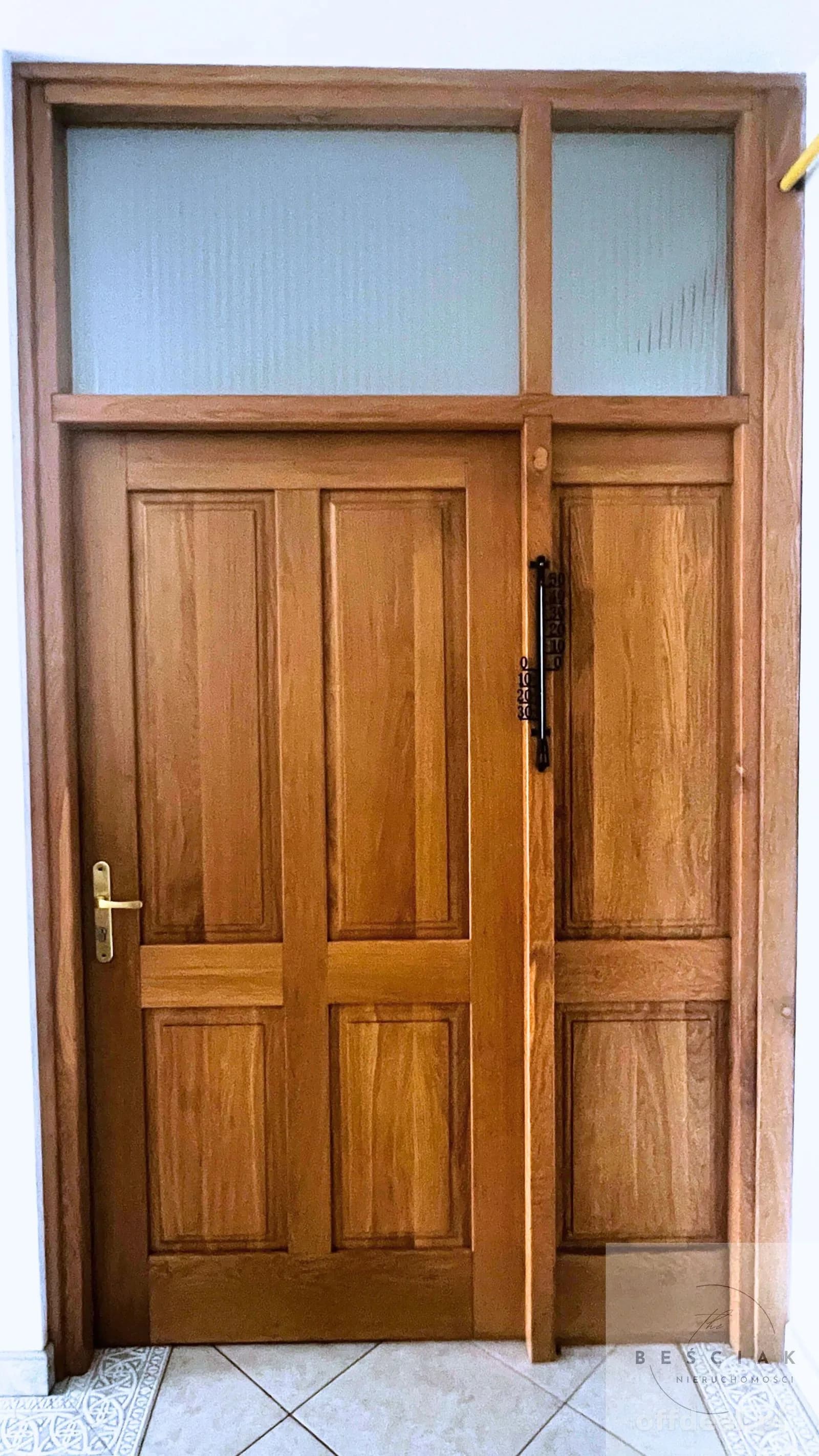 DOM Z POTENCJAŁEM W PRESTIŻOWEJ OKOLICY - NOWY SĄCZ UL. OGRODOWA, 240 m²