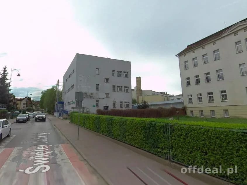 DUŻE LOKALE USŁUGOWE W CENTRUM TRZEBNICY | 180–360