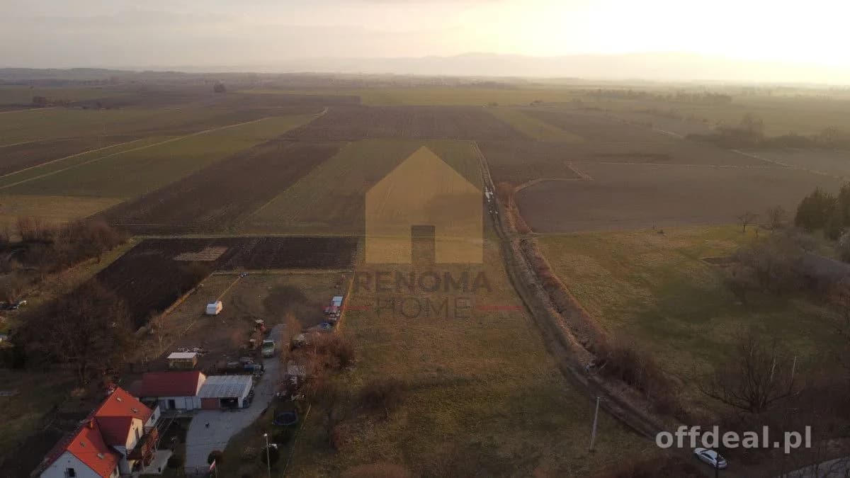 Działka inwestycyjna w Jaźwinie