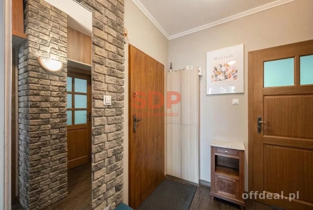 Klimatyczna kamienica po remoncie: 60 m², dębowe podłogi, balkon