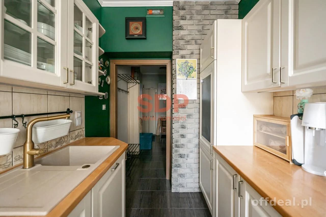 Klimatyczna kamienica po remoncie: 60 m², dębowe podłogi, balkon