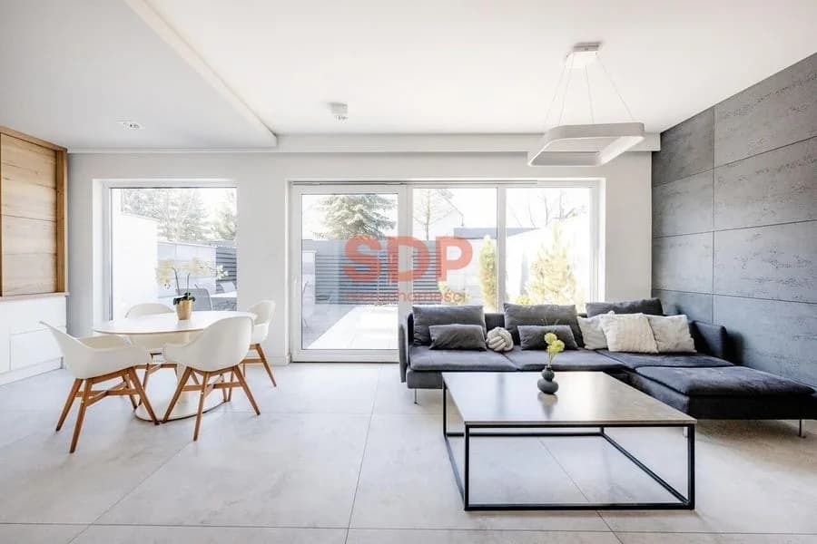 6-Zimmer Haus zur Miete in Radomierzyce | 167 m²