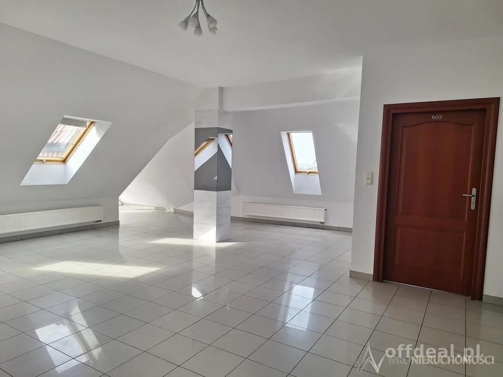 Nowoczesny lokal biurowy z balkonem | Legnicka 52
