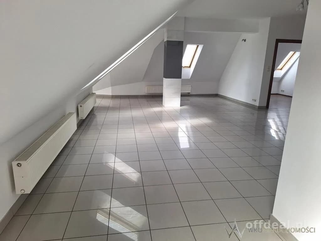 Nowoczesny lokal biurowy z balkonem | Legnicka 52
