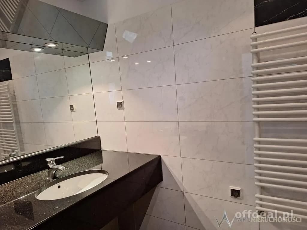 Nowoczesny lokal biurowy z balkonem | Legnicka 52