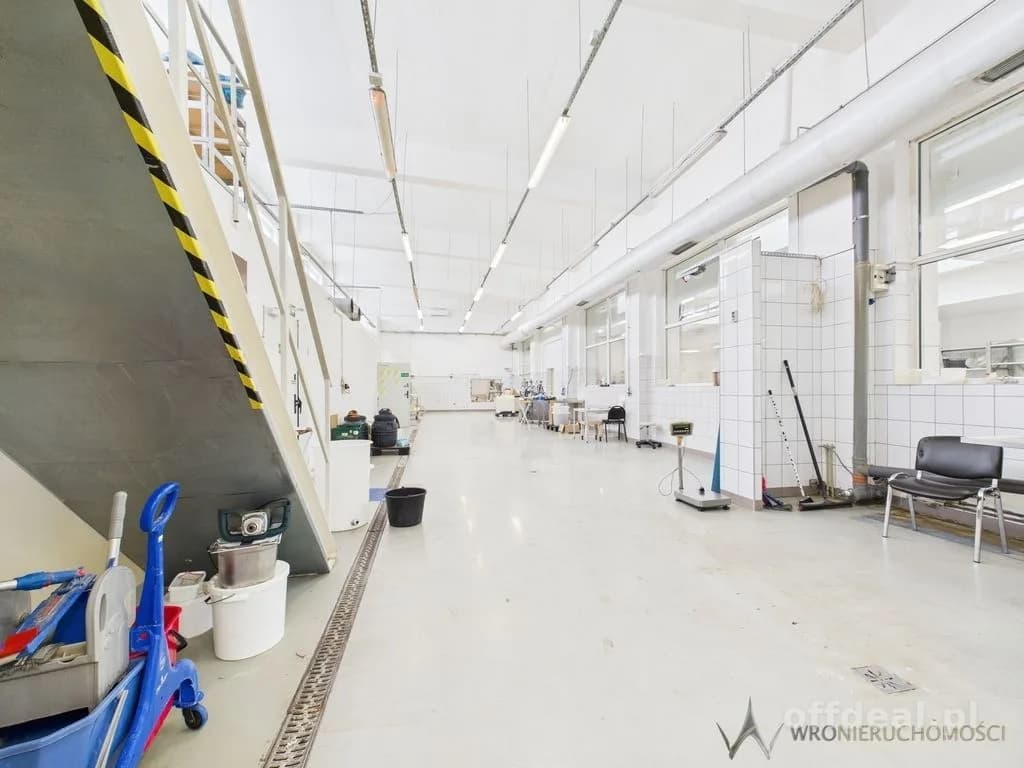 Gewerbeimmobilie zum Verkauf in Oborniki Śląskie | 1.669 m²