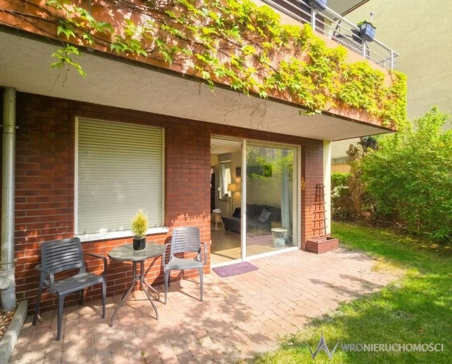 Apartament z prywatnym tarasem i ogródkiem