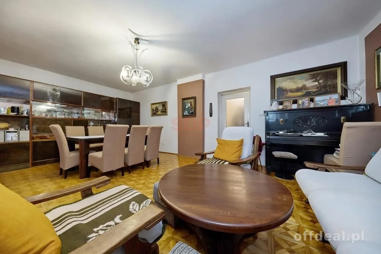 Bliźniak 220 m² + 2000 m² działki z oczkiem wodnym – Katowice Ochojec