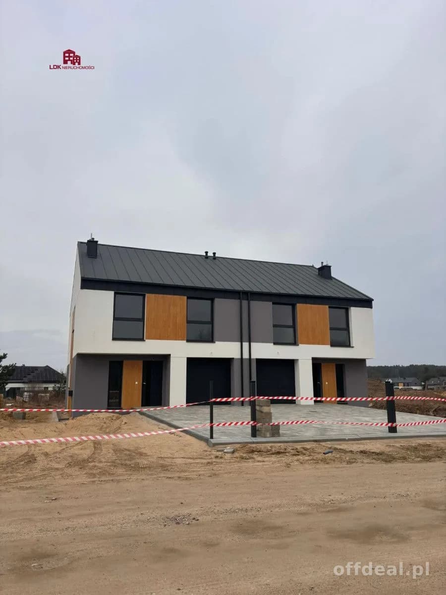 Nowoczesny dom w zabudowie bliźniaczej | 136 m² |