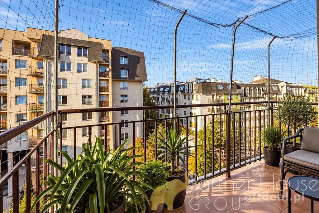 84,4 m² | Dwupoziomowe | Balkon | 3 pokoje + gabinet