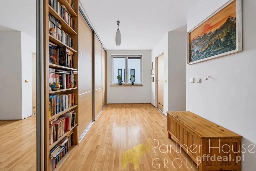 84,4 m² | Dwupoziomowe | Balkon | 3 pokoje + gabinet