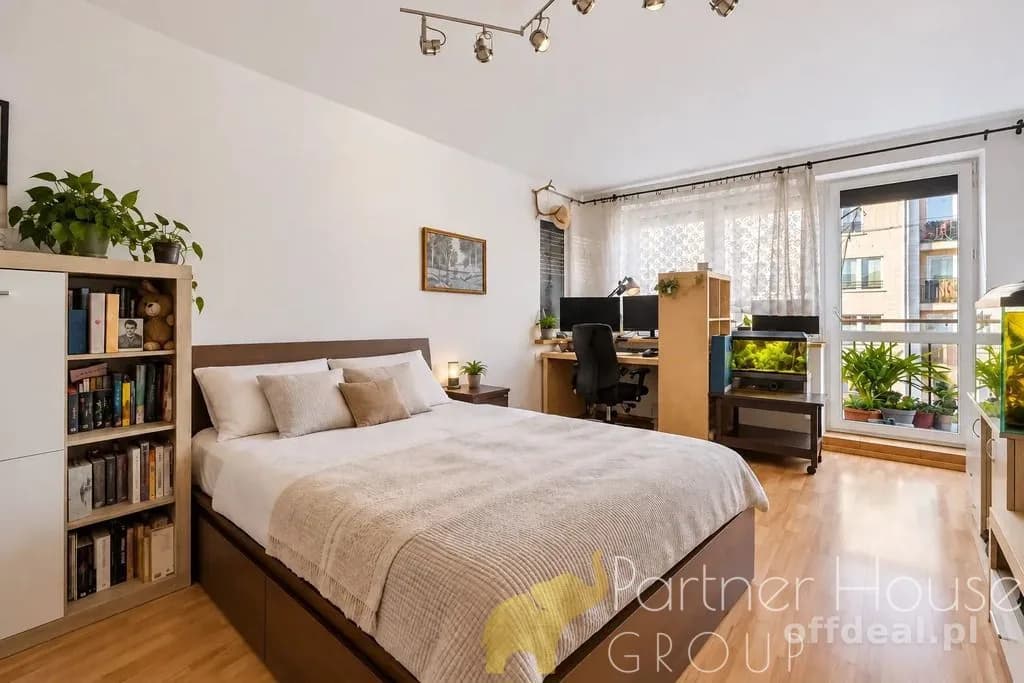 84,4 m² | Dwupoziomowe | Balkon | 3 pokoje + gabinet