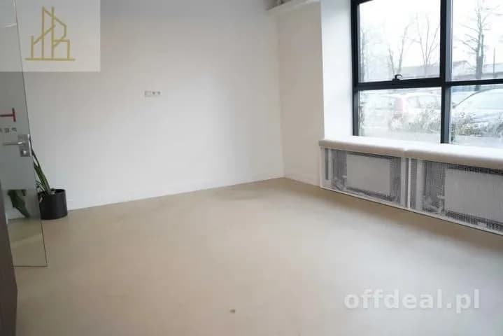 bien commercial à louer à Warszawa, Włochy, Okęcie | 25,8 m²