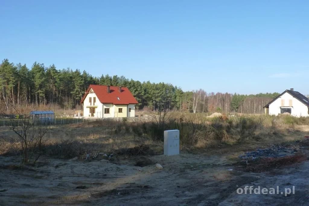 terrain à vendre à Obroty | 1 385 m²