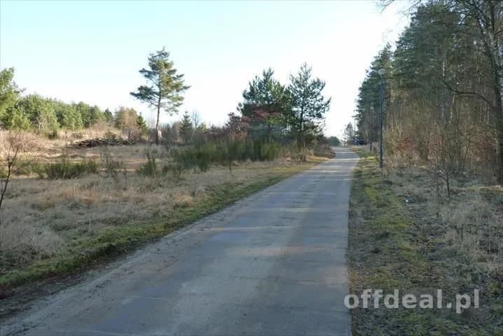 terrain à vendre à Obroty | 1 385 m²