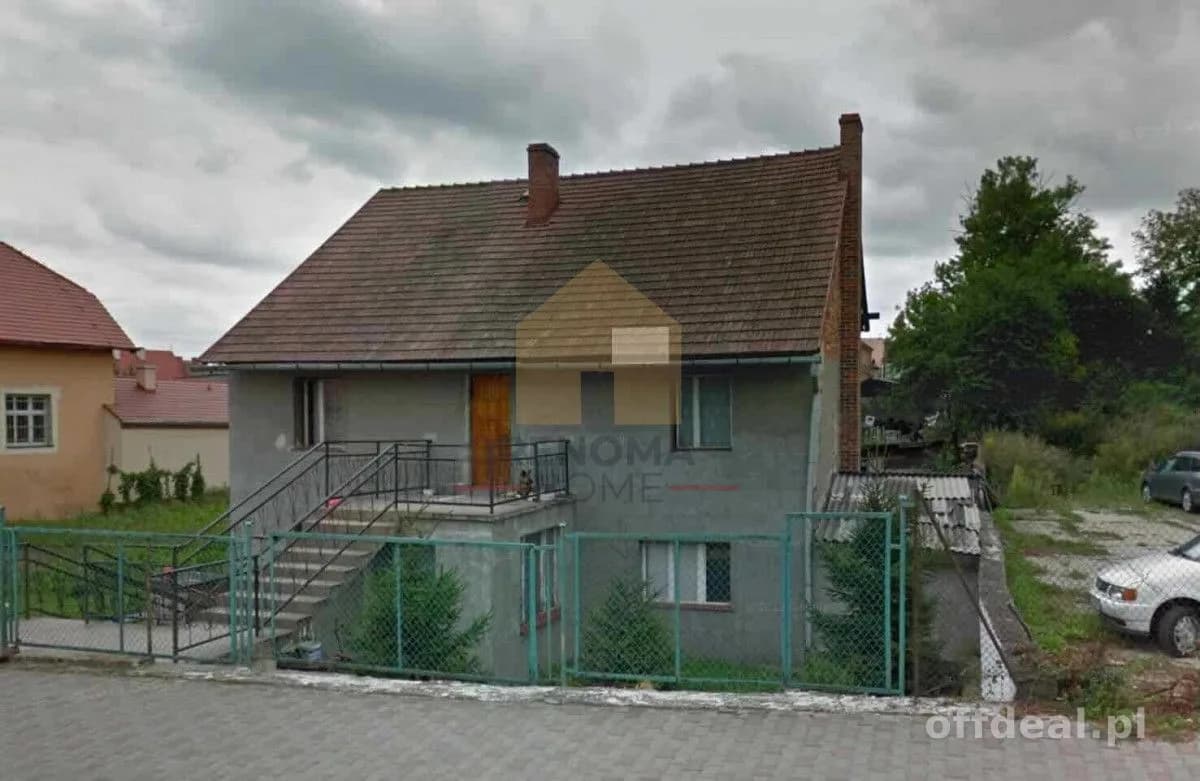Dom z działką w centrum.