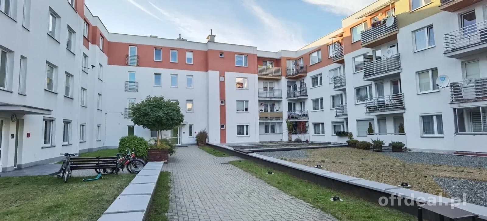 Mieszkanie 2-pok z garażem w Dolinie Silnicy