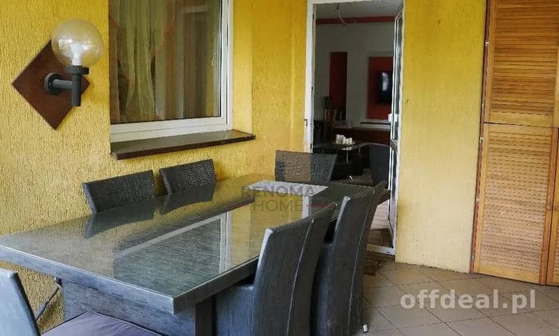 Atrakcyjny dom w Księginicach w otoczeniu drzew