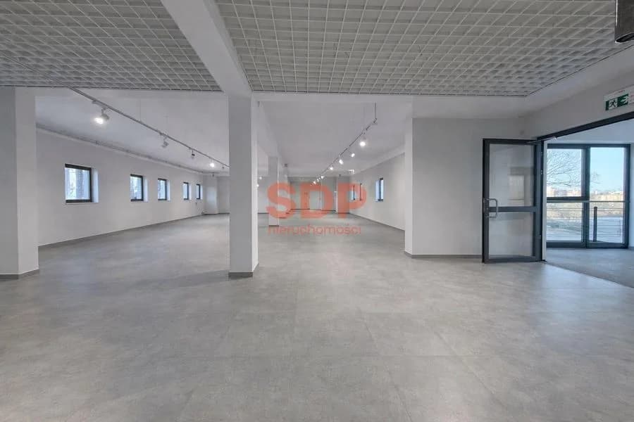 Nowoczesny lokal usługowo-handlowy 260 m² | winda | parking |