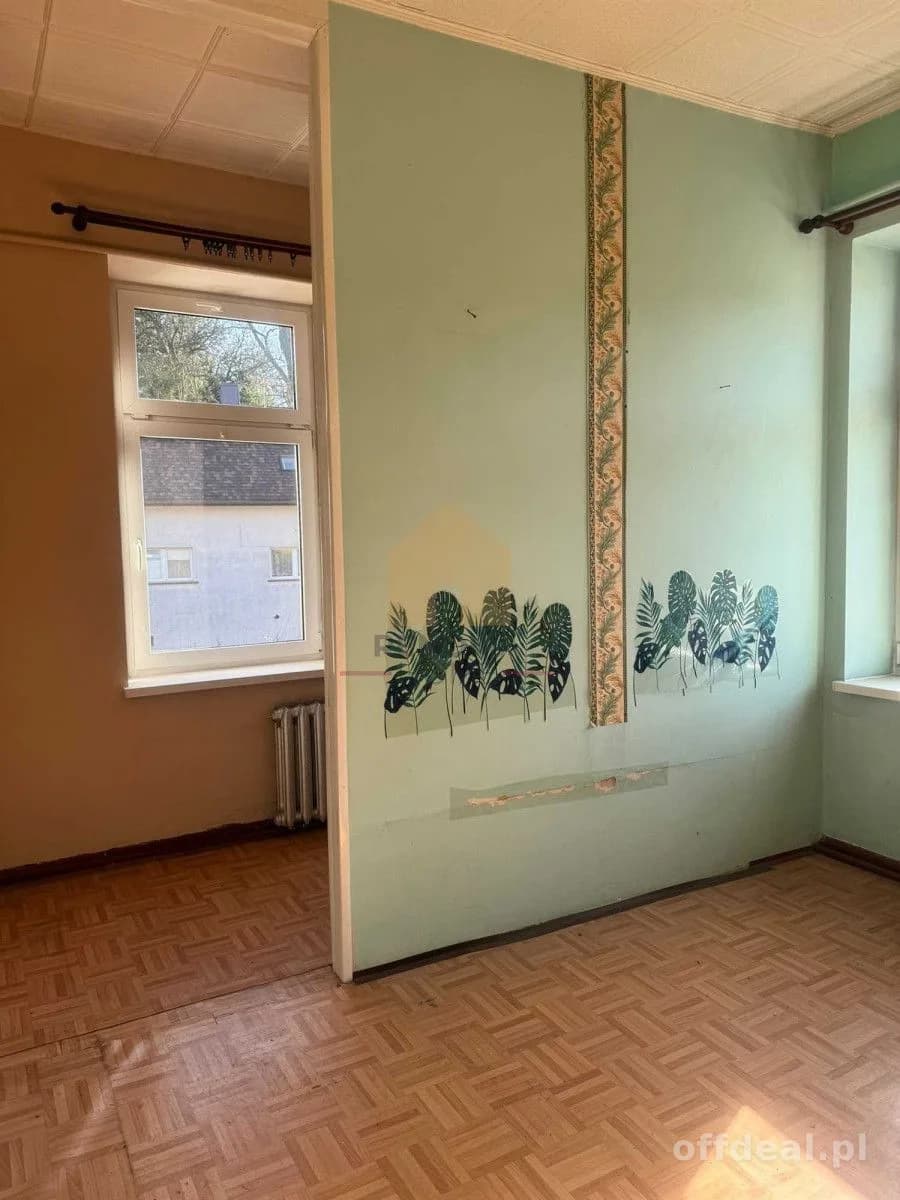 32m2 / 1 piętro do własnej aranżacji.