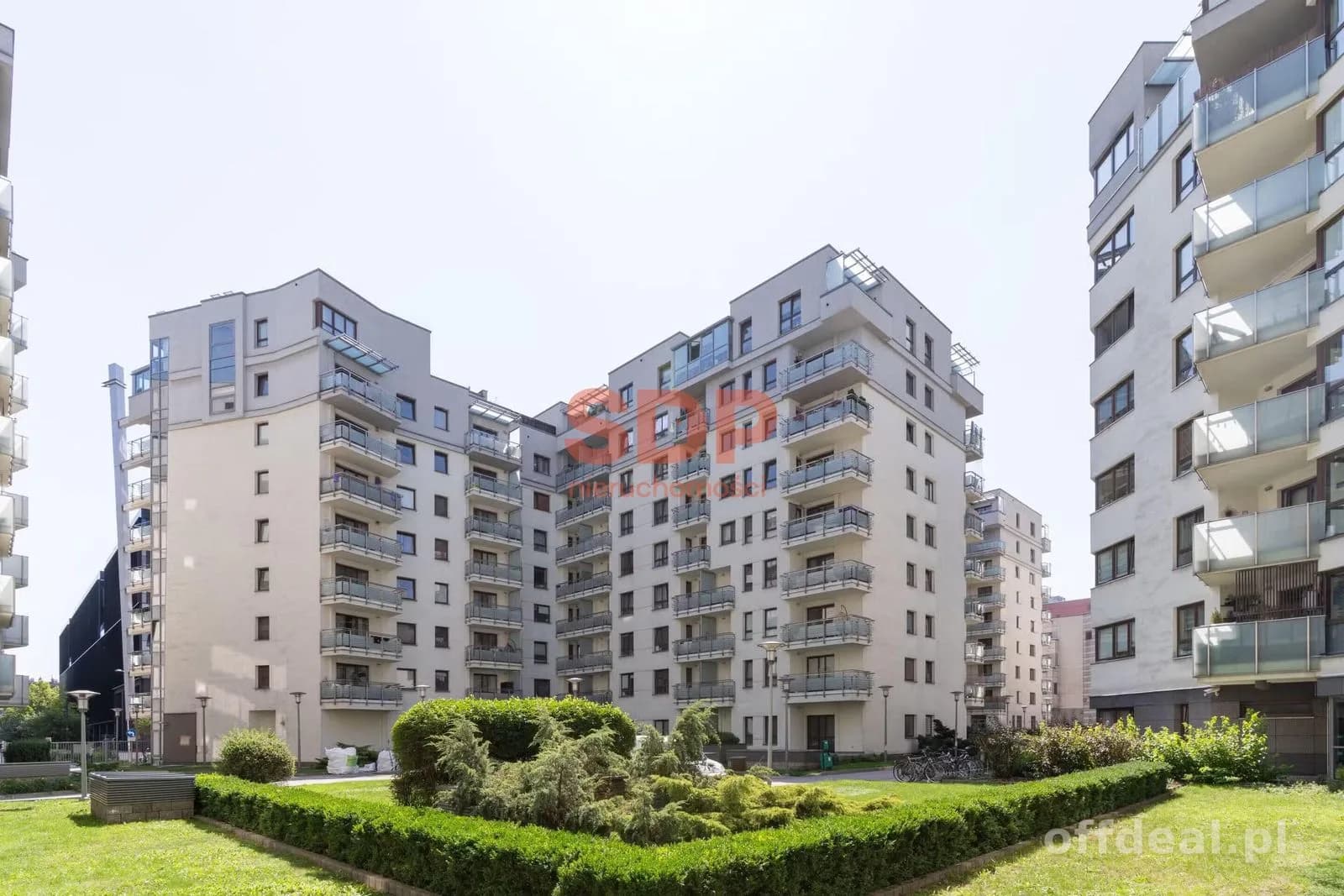 Rondo Daszyńskiego • apartamentowiec • taras • 2009 • 2 pok, 45,6 mkw