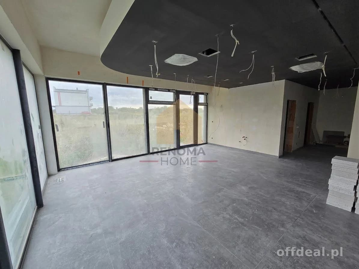 bien commercial à vendre à Strzegom | 8 pièces | 521,39 m²